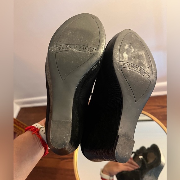 T-STRAP PEEP TOE WEDGES - Picture 5 of 9